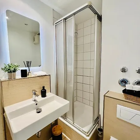 Sunset Apartment: Free Parking + Balcony + Netflix * エッセン