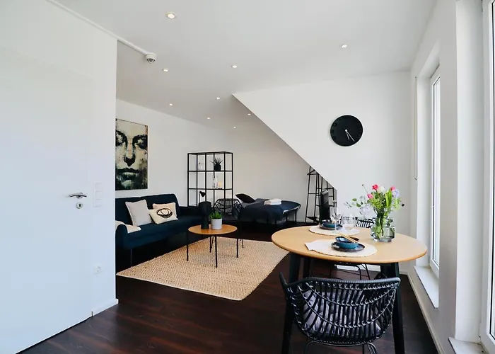 Appartement Sunset Apartment: Free Parking + Balcony + Netflix *