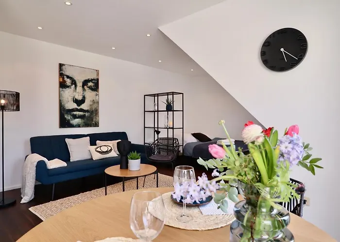 Sunset Apartment: Free Parking + Balcony + Netflix Appartement *